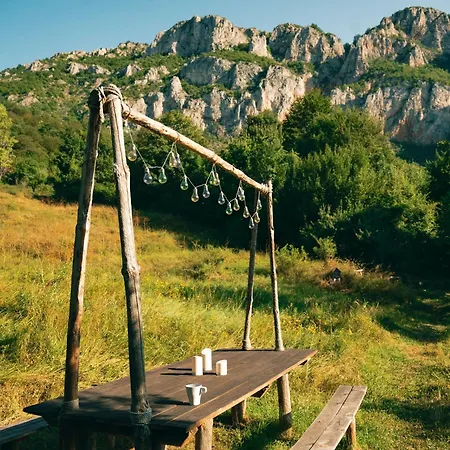 Rosehip Camp Luxury tent Trnski Odorovci